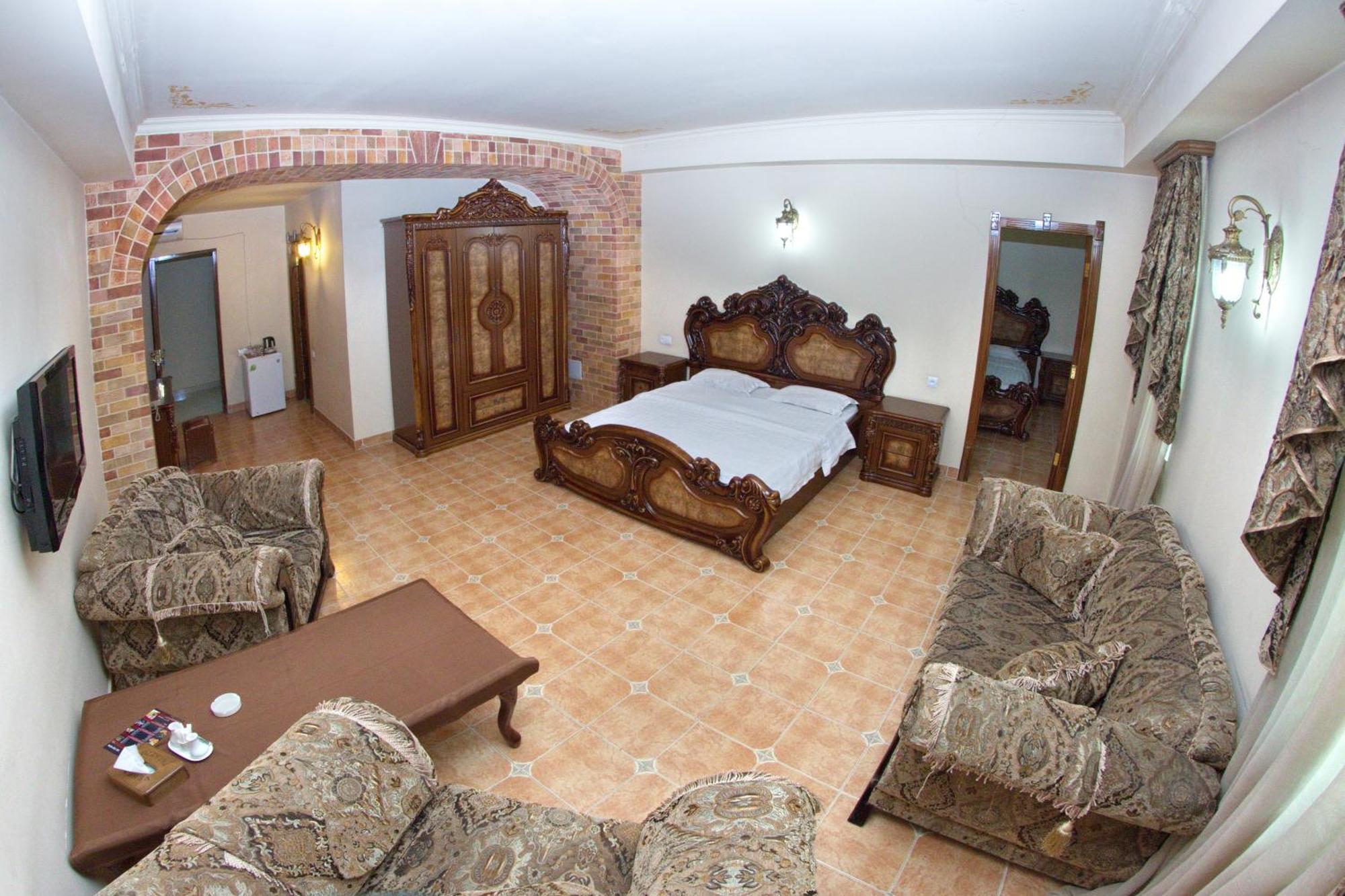 יירבאן Venezia Palazzo Hotel מראה חיצוני תמונה
